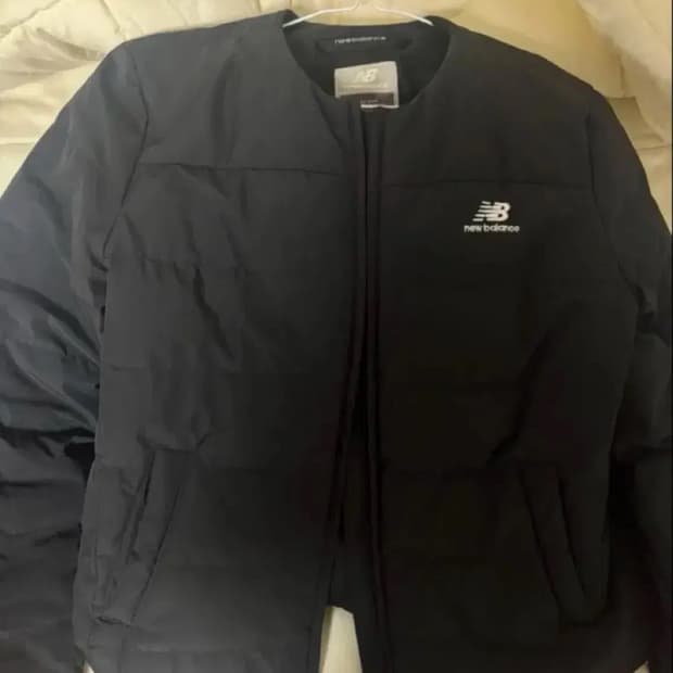 뉴발란스 경량패딩