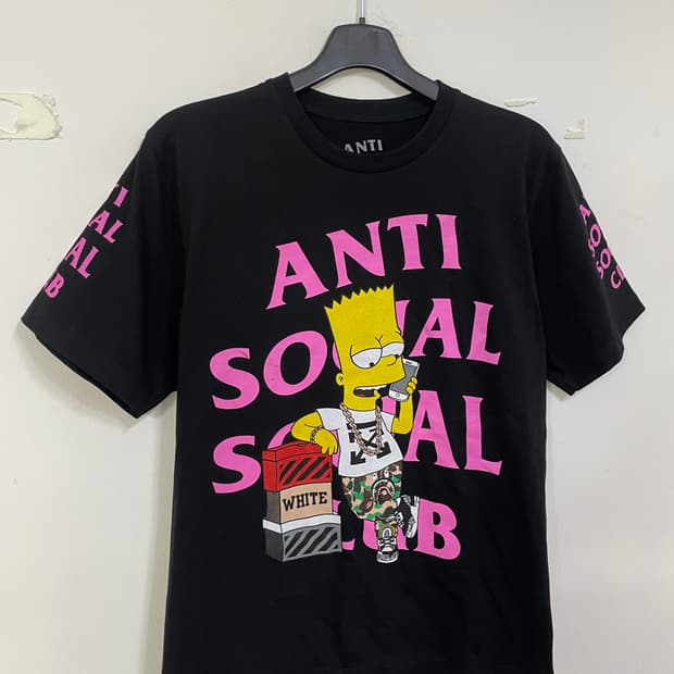 안티소셜클럽 심슨 콜라보 반팔티 블랙