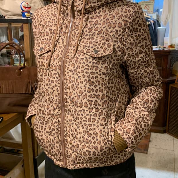 레이빔즈 레오파드 후드 경량패딩