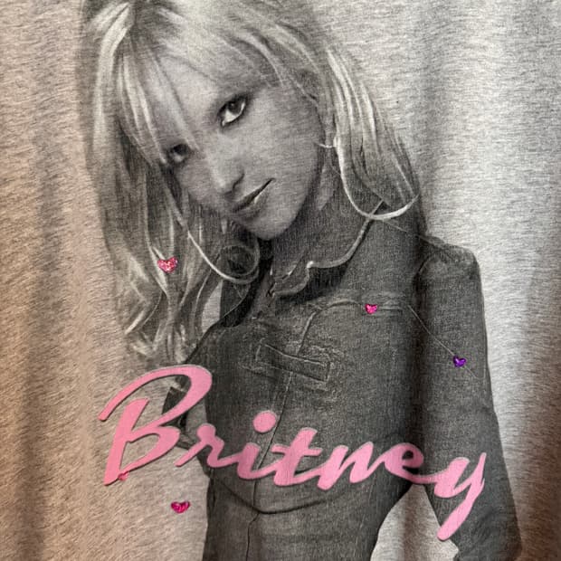 발렌시아가 티셔츠