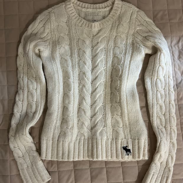 아베크롬비 딱붙 아이보리 니트