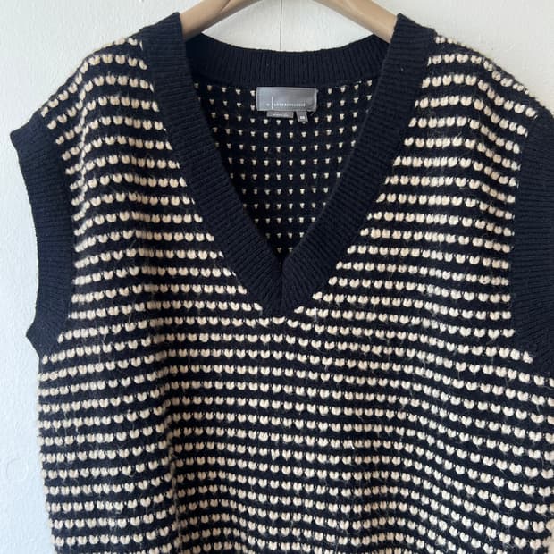 앤트로폴리지 Anthropologie  여성 블랙 니트조끼 간절기조끼