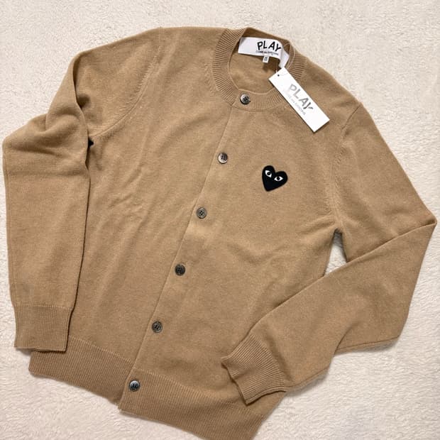 꼼데가르송 플레이 블렉와펜 가디건 베이지 XS (새상품)