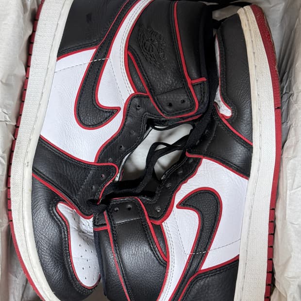 나이키 조던 1 하이 블러드라인