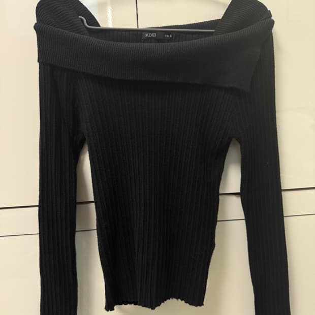 미쏘 오프숄더 니트 블랙