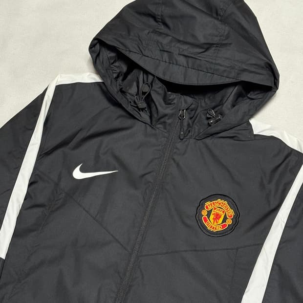 L 나이키 멘체스터유나이티드 블랙 후드 바람막이