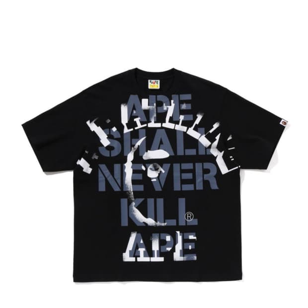 BAPE SPRAY PRINT COLLEGE RELAXED FIT 티셔츠
