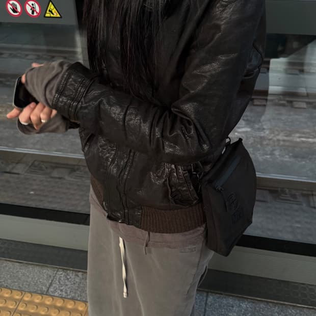 MPa SACOCHE BAG (BLACK) 구해요