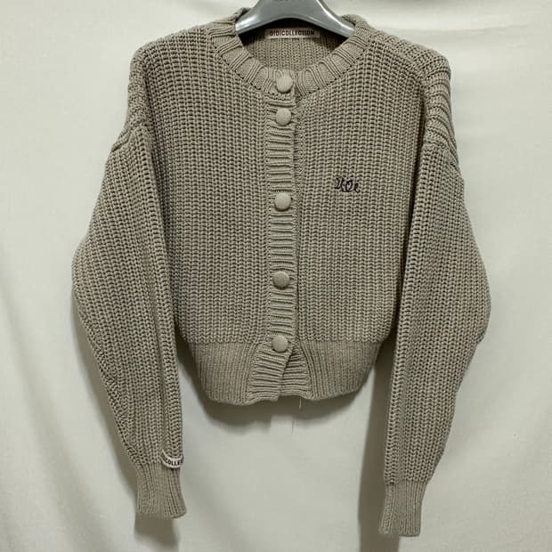 OIOI 크롭 가디건