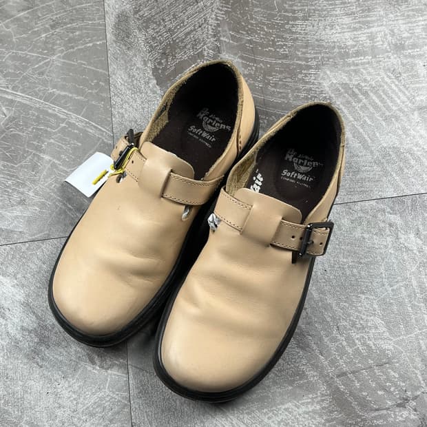 닥터마틴 패트리샤 240