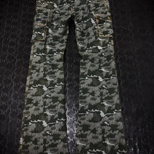 “Vintage” 00’s Camo Cargo Pocket Boots C
