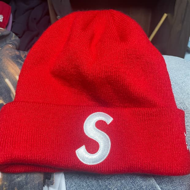 슈프림 뉴에라 비니