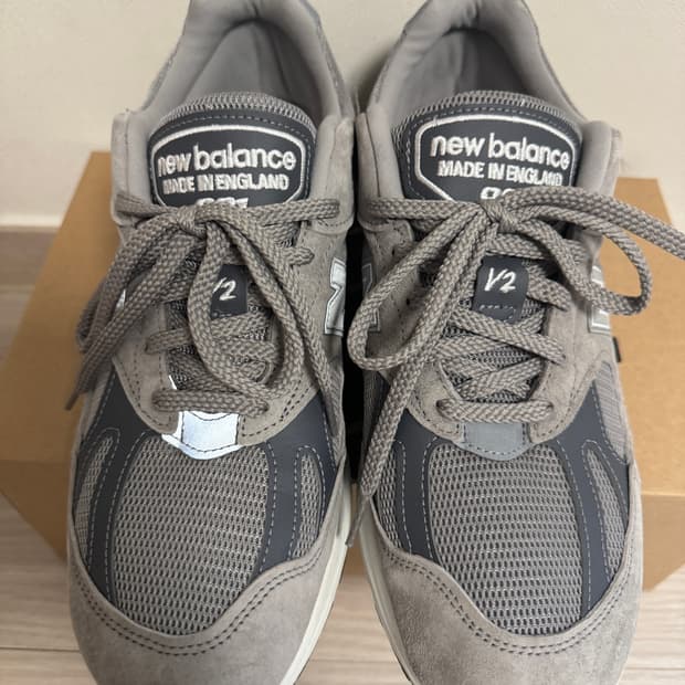 뉴발란스 991v2 그레이 295mm 팝니다