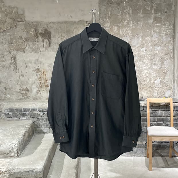 발렌시아가 카키 싱글 포켓 카라 셔츠