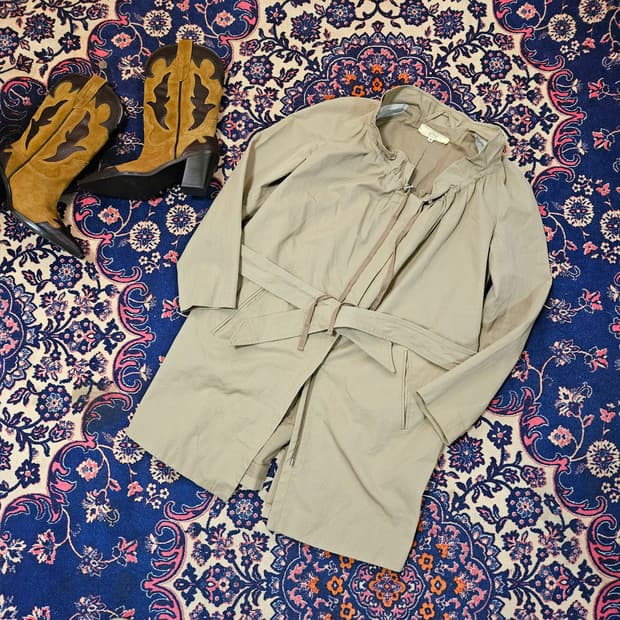 아떼바네사브루노 셔링 스트렙 벨티드 하프 야상 자켓 36size