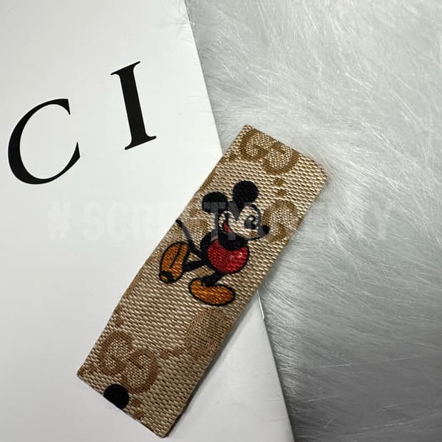 구찌 미키 헤어핀 화이트 (1ps)