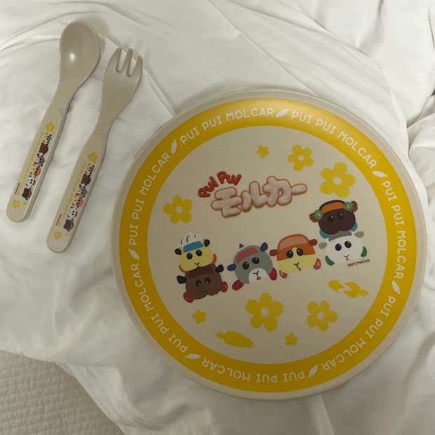 모루카 접시, 수저