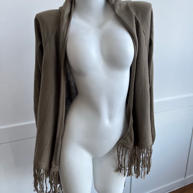브라운 긴팔 수술 숄 가디건