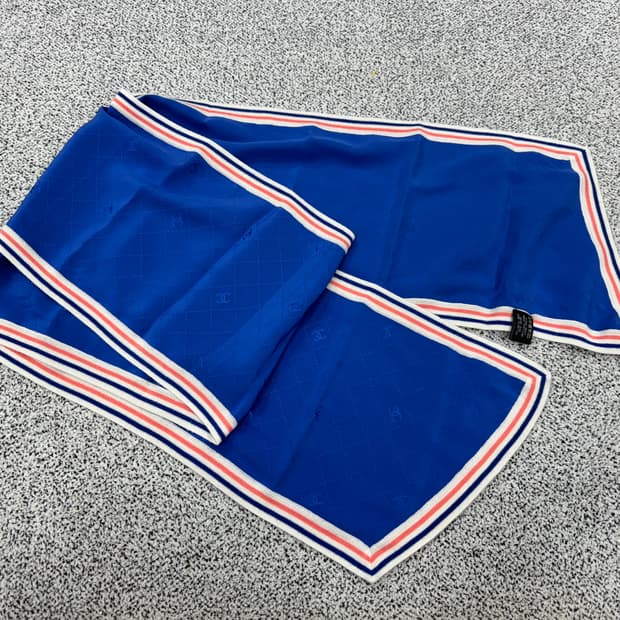 [새상품] 샤넬 실크 스카프