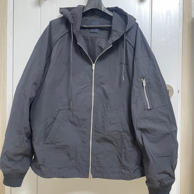 준지 블랙 후드 바람막이 자켓 24FW(100-105사이즈)