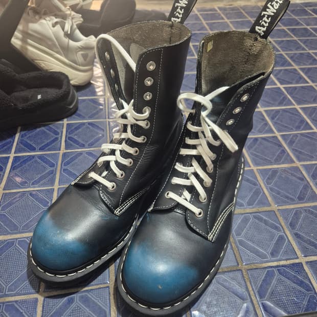 닥터마틴 1919 10홀 260사이즈 