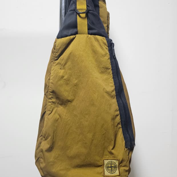 스톤아일랜드 슬링백