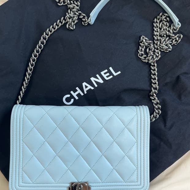 샤넬 보이백 체인 woc 스카이블루