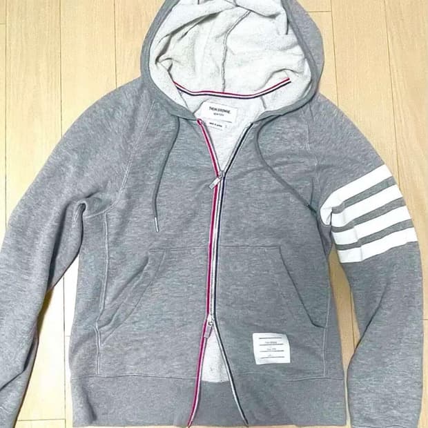 톰브라운 후드집업