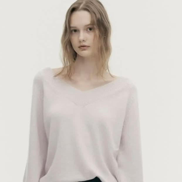 시에sie 세실 울 브이넥 니트 컴포트핏