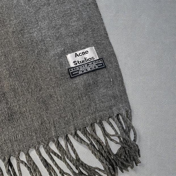 아크네스튜디오 그레이 빅머플러