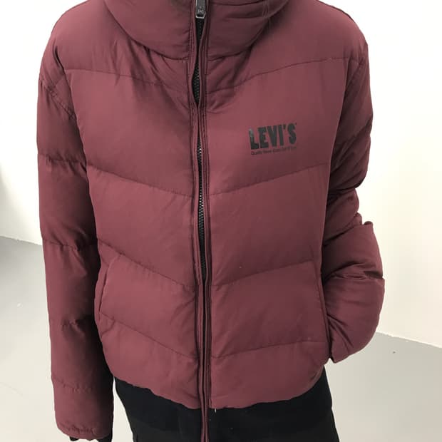 리바이스 와인 버건디 패딩