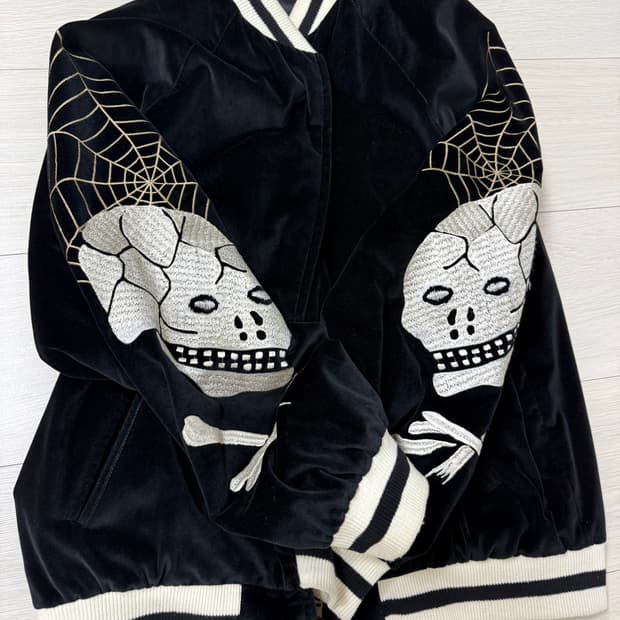 [L] 틸레이트 스카잔 수베니어 자켓