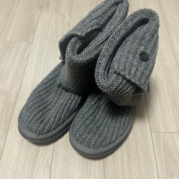 (230) 어그 카디 부츠 그레이