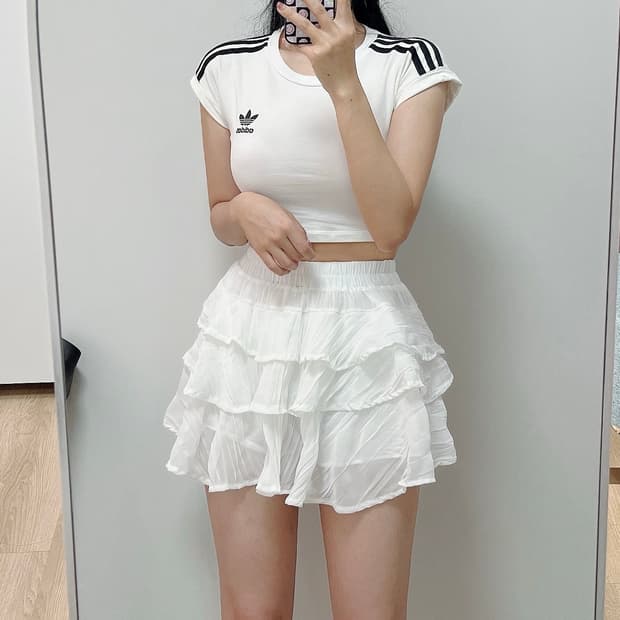아디다스 자수로고 화이트 크롭 반팔 티셔츠