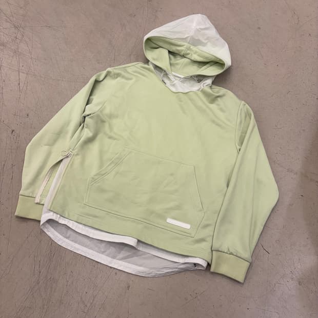 솔리드옴므 레이어드 그린 후드티