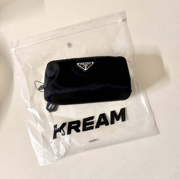 프라다 미니파우치 / 여행 화장품 등 리나일론 앤 사피아노 네세서리 블랙