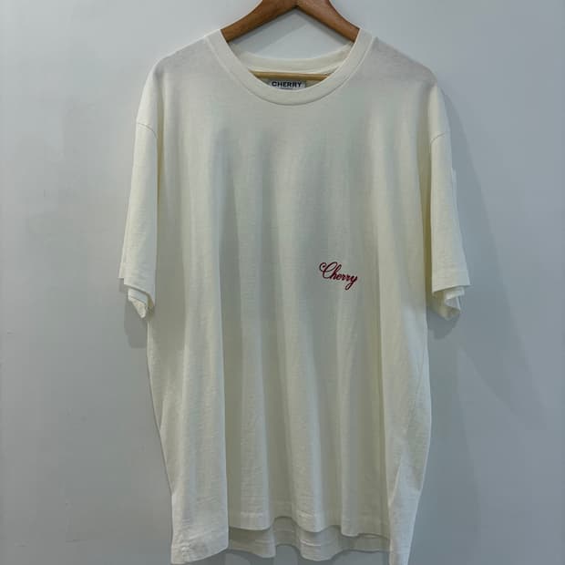 Cherry la Xdoverstreetmarket 협업 숏슬리브