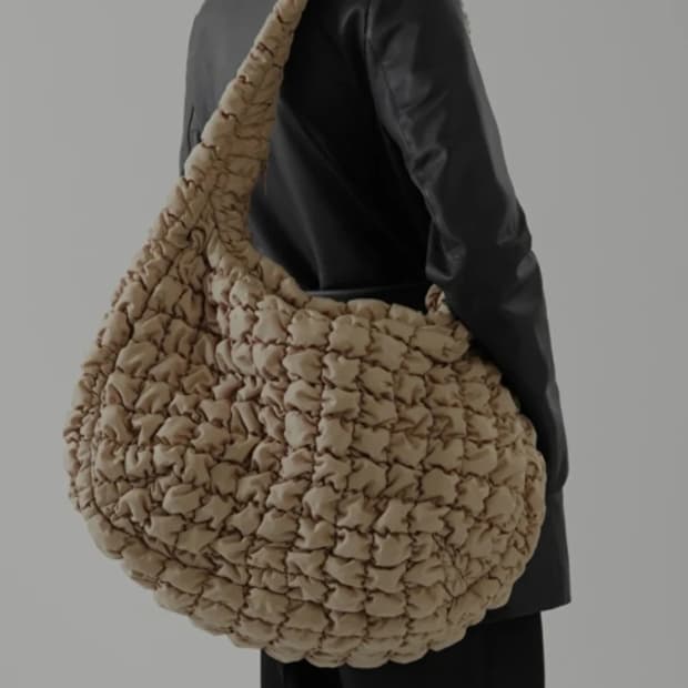 COS 코스 퀼팅백 오버사이즈 베이지