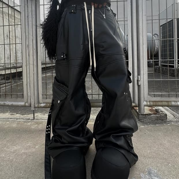 Cozy Worldwide 카오스 레더 카고 팬츠