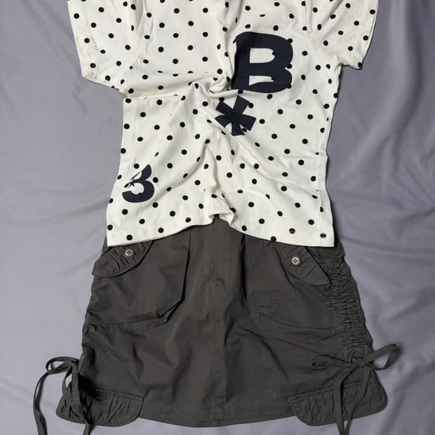 바우프 티셔츠 + 어항 카고 스커트 코디 세트