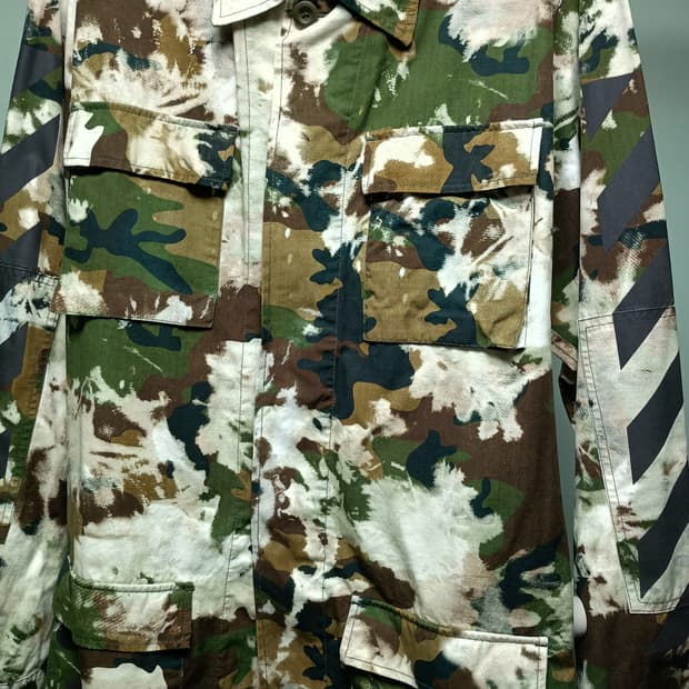 오프화이트 필드 자켓 (사하라 버젼)