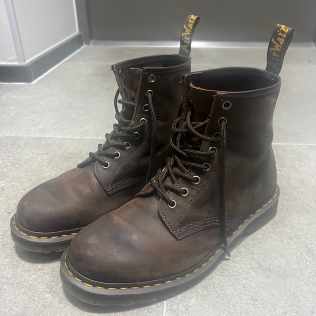 닥터마틴 1460 크레이지 홀스 280