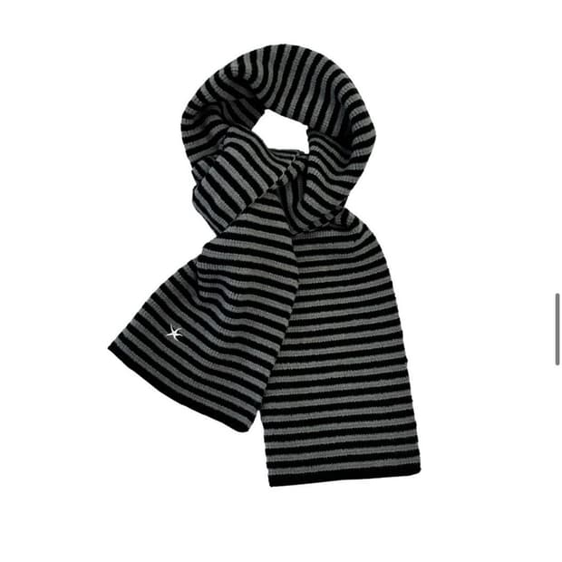 더콜디스트모먼트 목도리