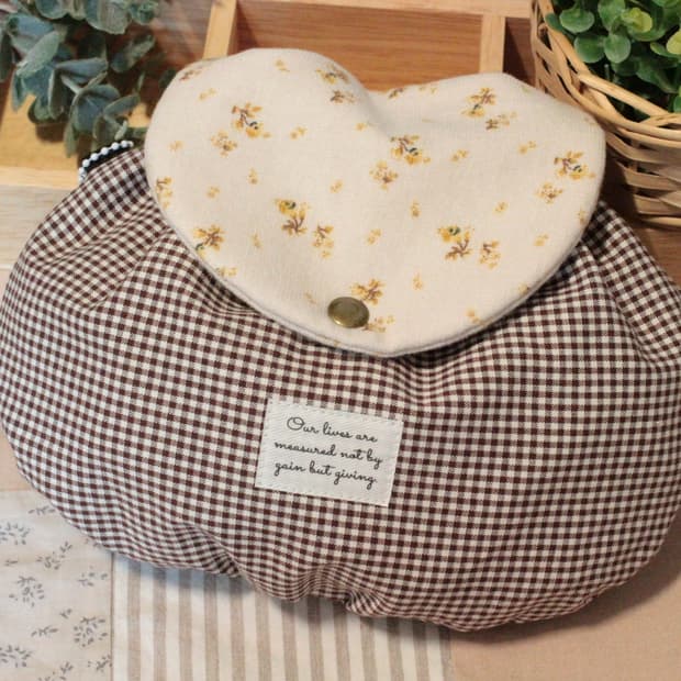 핸드메이드 브라운 체크 밴딩 파우치