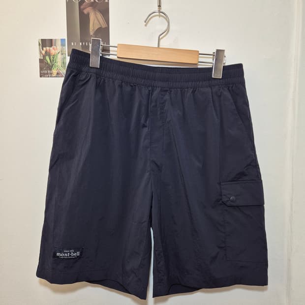 몽벨에서 나온 카고 반바지 네이비L(100)
사이즈  
