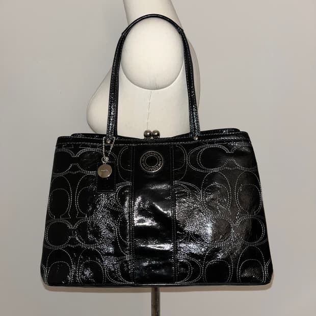 📦Coach White Stitch shoulder bag