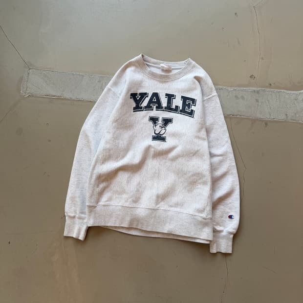 챔피온 리버스위브 예일 스웻셔츠