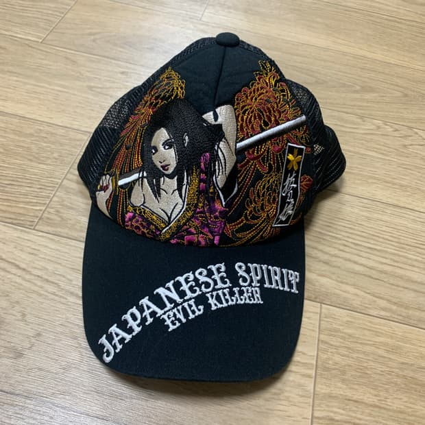 디바인 레트리뷰션 'Japanese Spirit' 게이샤 자수 메쉬 볼캡