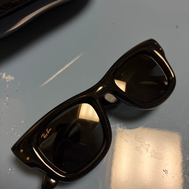 레이벤 에이셉라키 메가웨이페어러