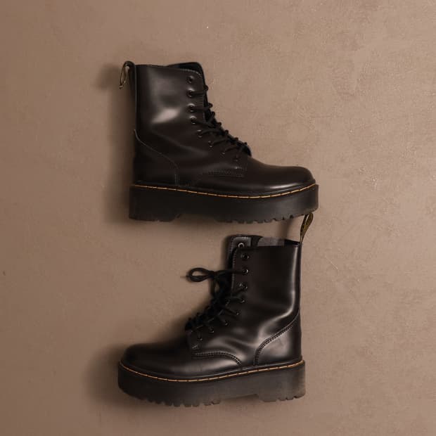 닥터마틴 1460 스무스 미드탑 레더부츠 245mm A639
